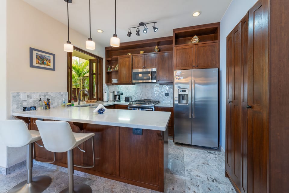 Refrigerator / Stove / Microwave / Coffee Maker/  Dishwasher, Water dispenser