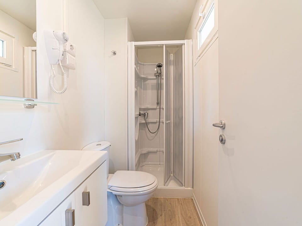 Plumbing Fixture, Mirror, Tap, Property, Sink, Bathroom Cabinet, Bathroom Sink, Bathroom, Purple