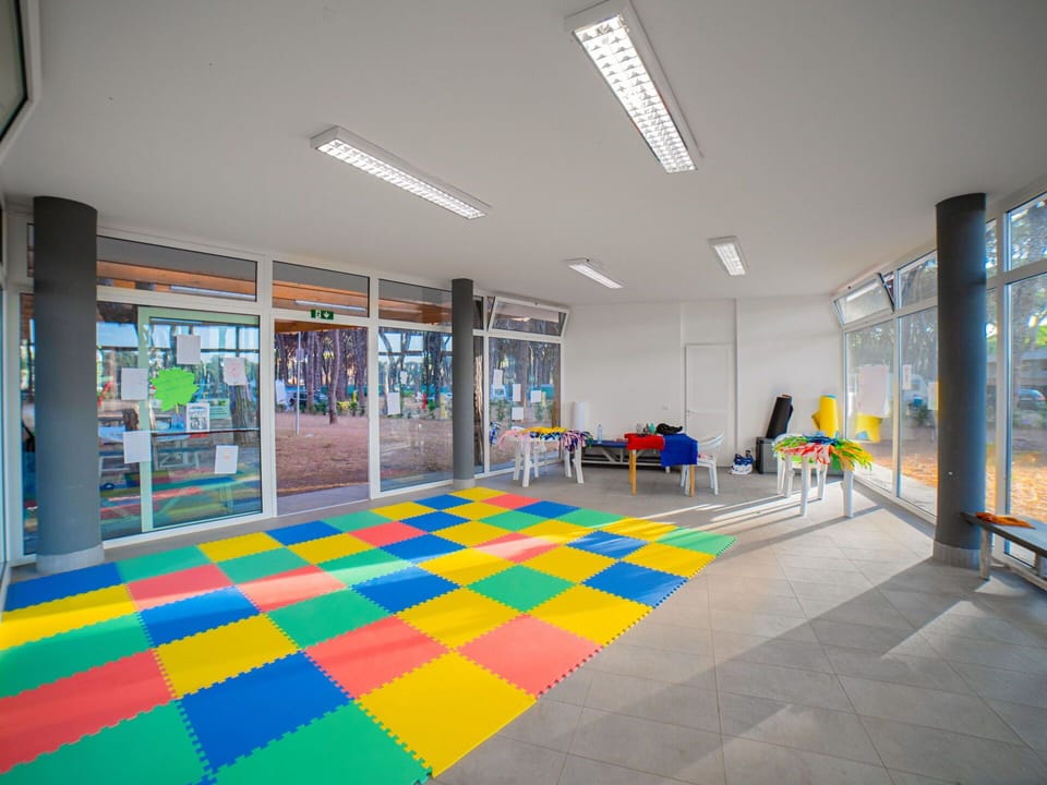 Interior Design, Flooring, Floor, Art, Leisure, Ceiling, City, Building