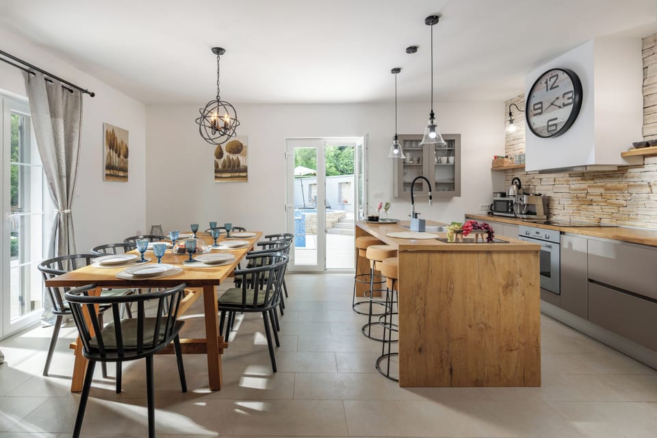 Kitchen and dining area