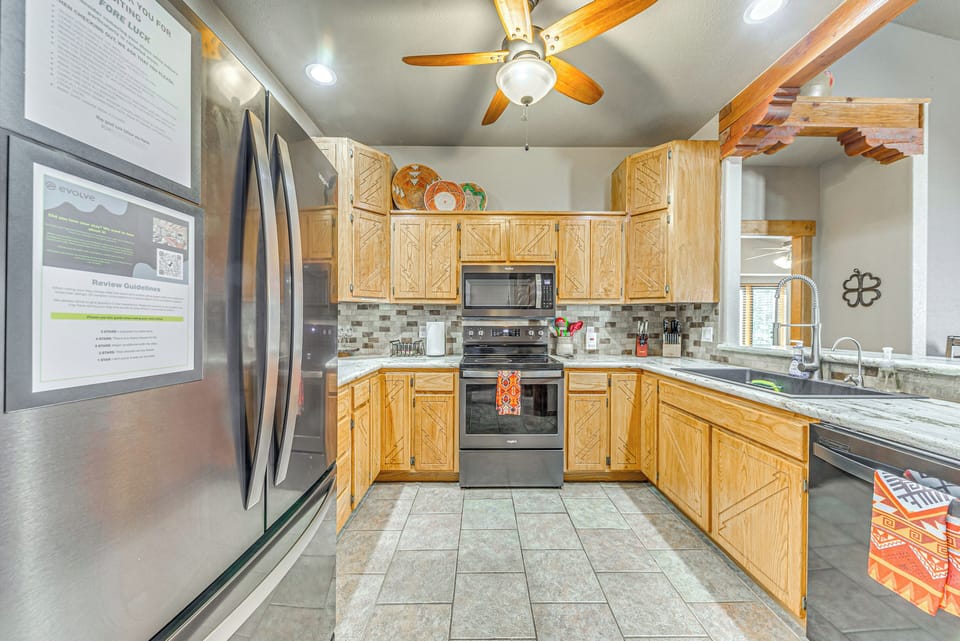 Kitchen | Keurig Coffee Maker | Dishwasher | Cooking Utensils | Main Level