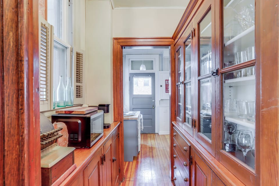 Hall to Kitchen