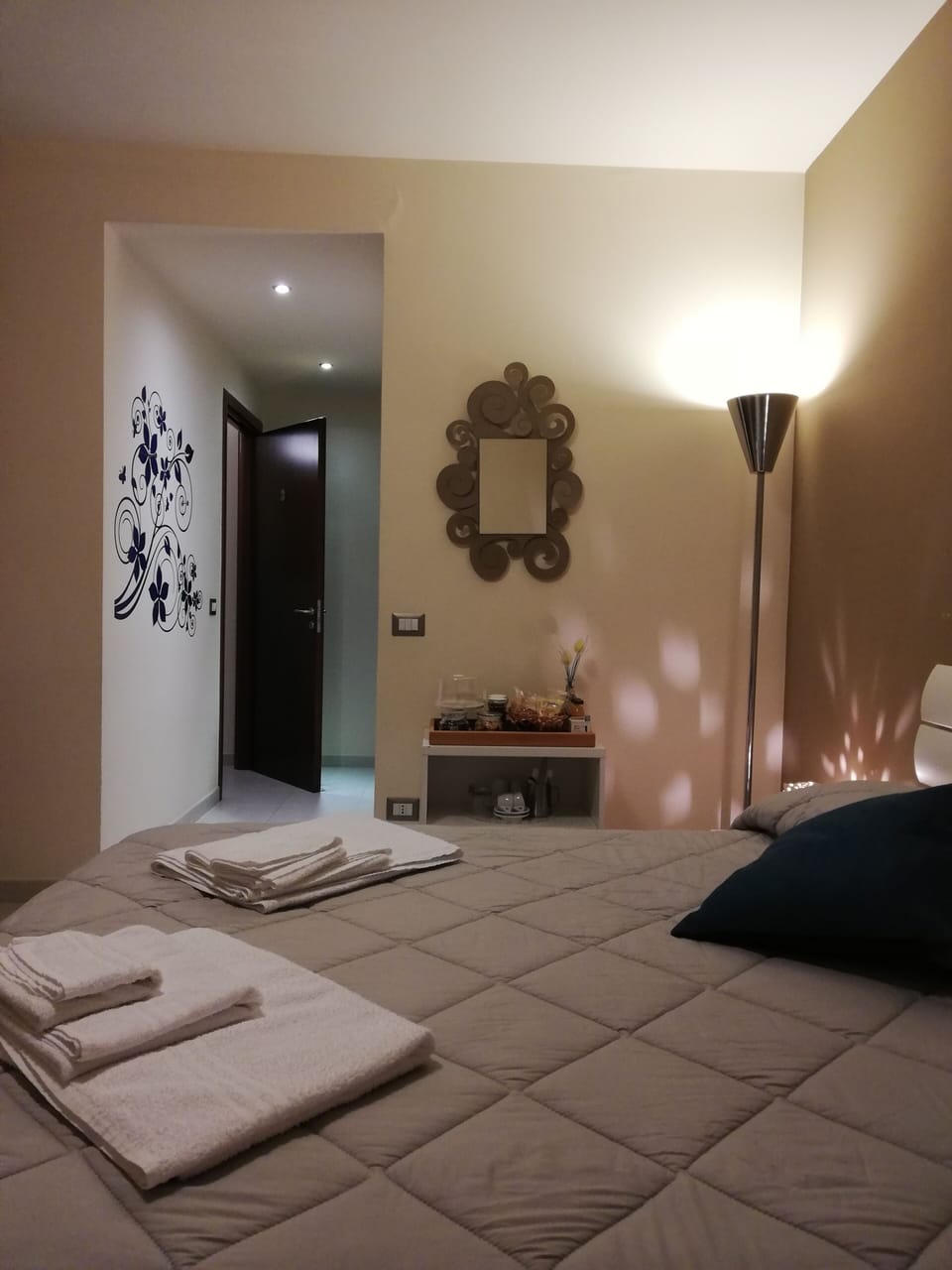 Standard Double Room | Desk, rollaway beds, free WiFi, bed sheets