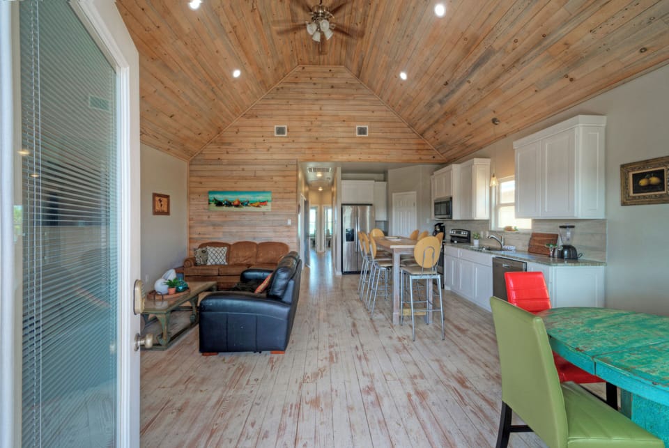 Open floor plan.