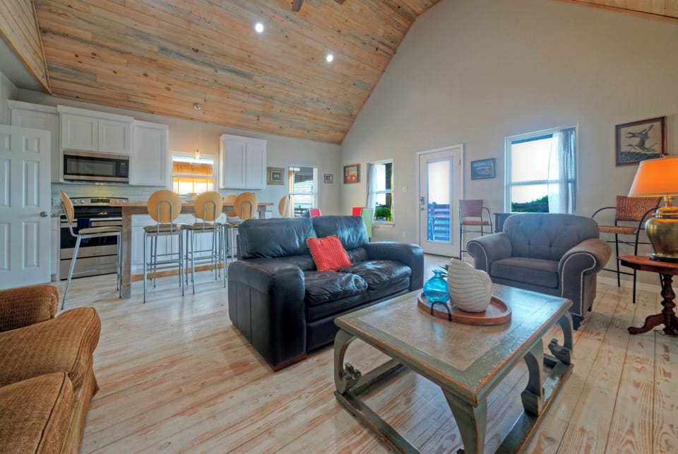 Open-concept layout for easy connections.