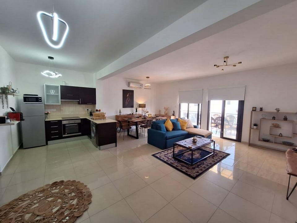 Family Apartment | Private kitchen | Espresso maker, coffee/tea maker, full-size fridge, microwave