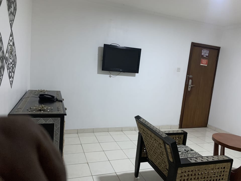 Laptop workspace, free WiFi