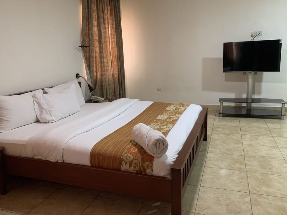 Executive Room | Laptop workspace, free WiFi