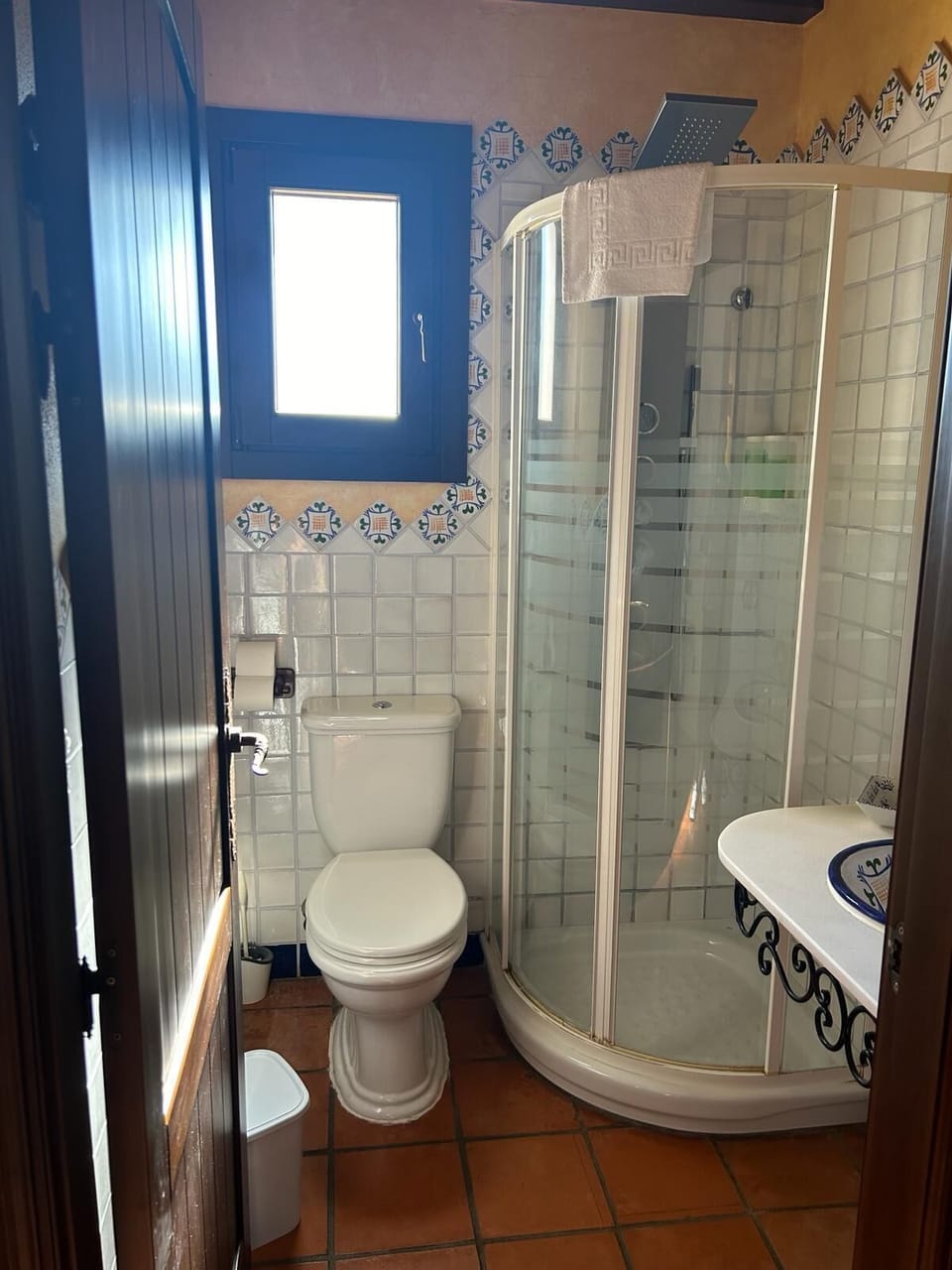 Standard Double Room | Bathroom