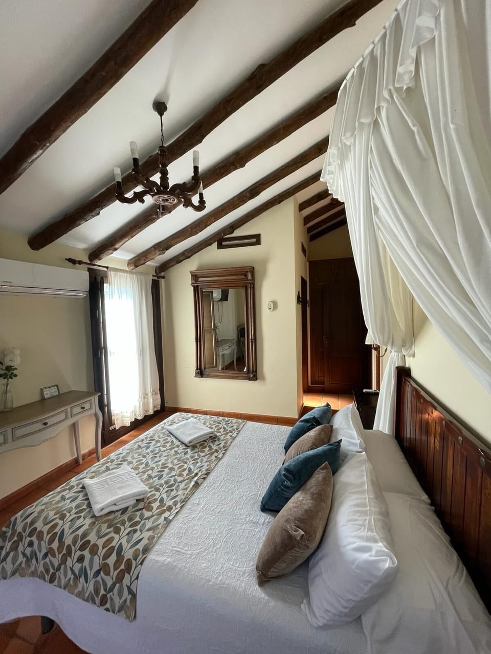 Superior Double or Twin Room | Blackout drapes, iron/ironing board, free WiFi