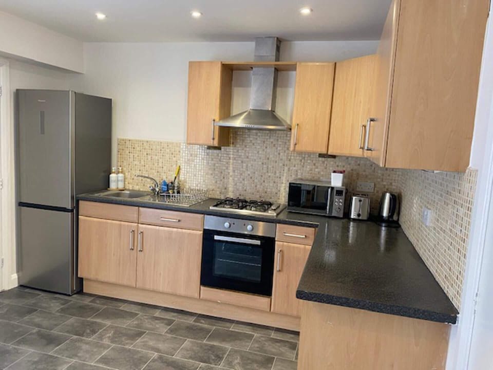 House | Private kitchen | Fridge, microwave, oven, stovetop