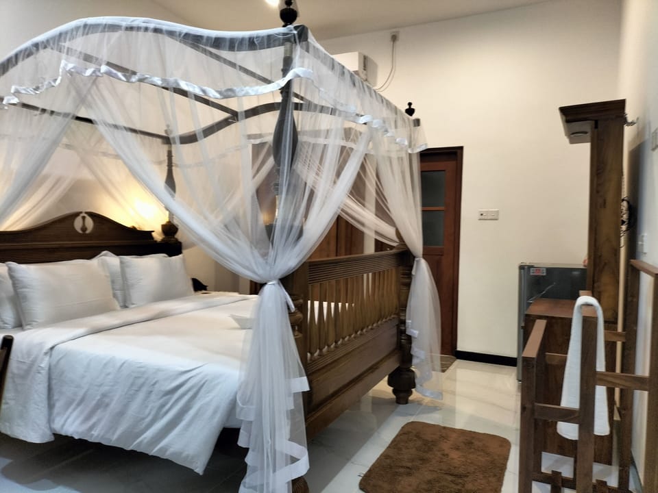 Basic Double Room | Individually furnished, desk, iron/ironing board, free WiFi