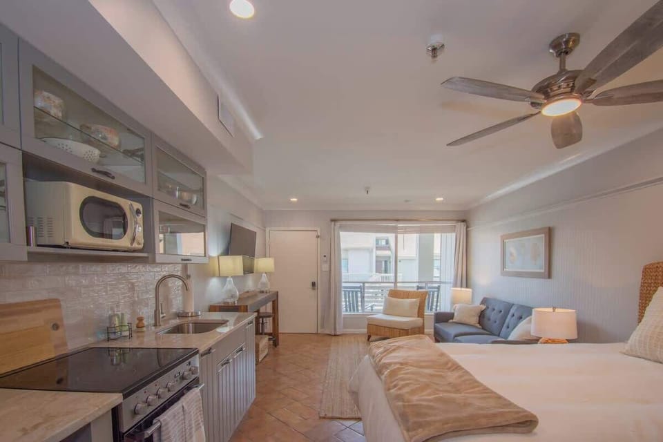 Queen Bed with Kitchen, Living Room
