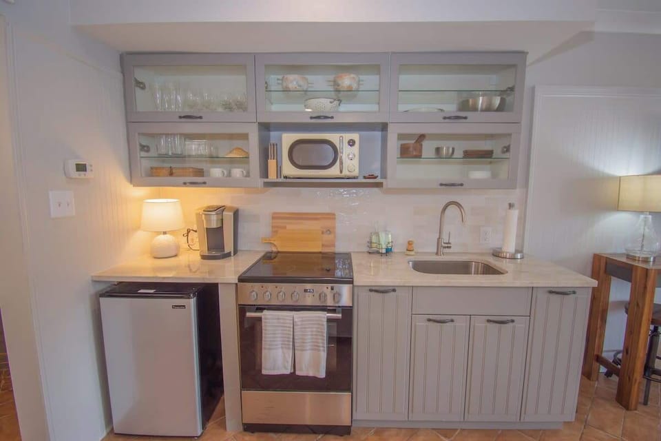 Queen Bed with Kitchen, Living Room