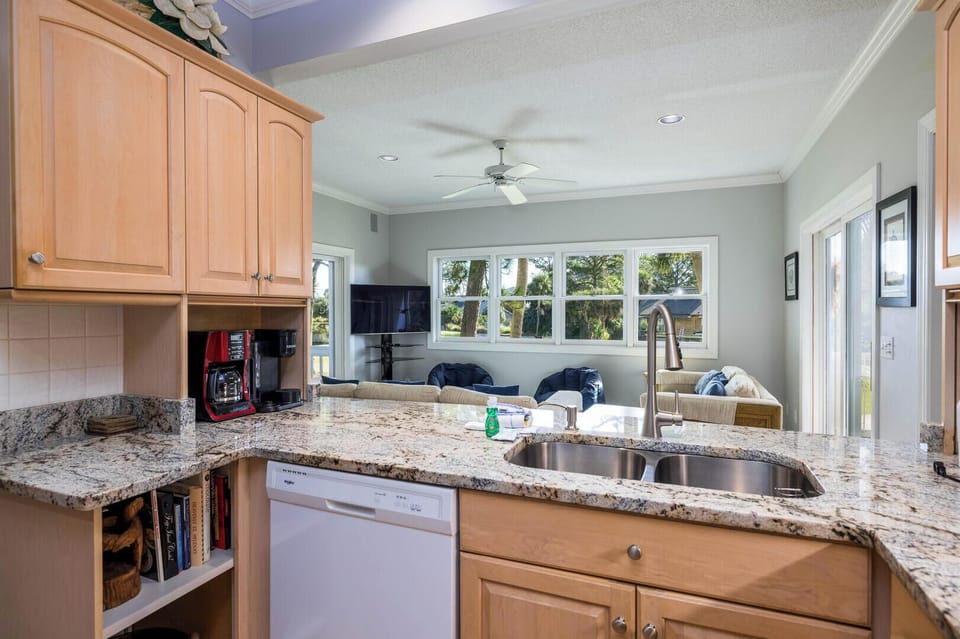 Well-equipped kitchen