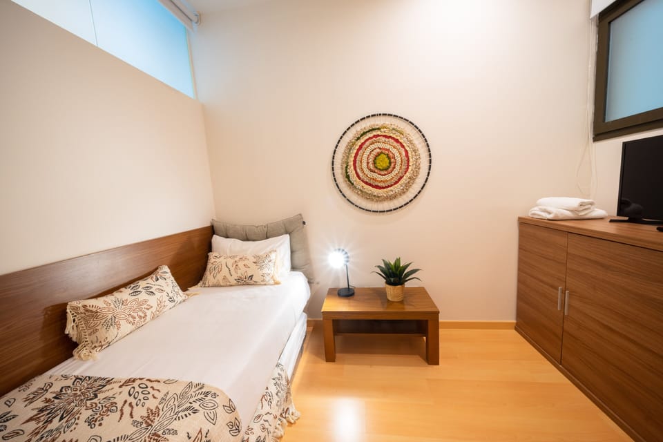 2 bedrooms, down comforters, in-room safe, desk