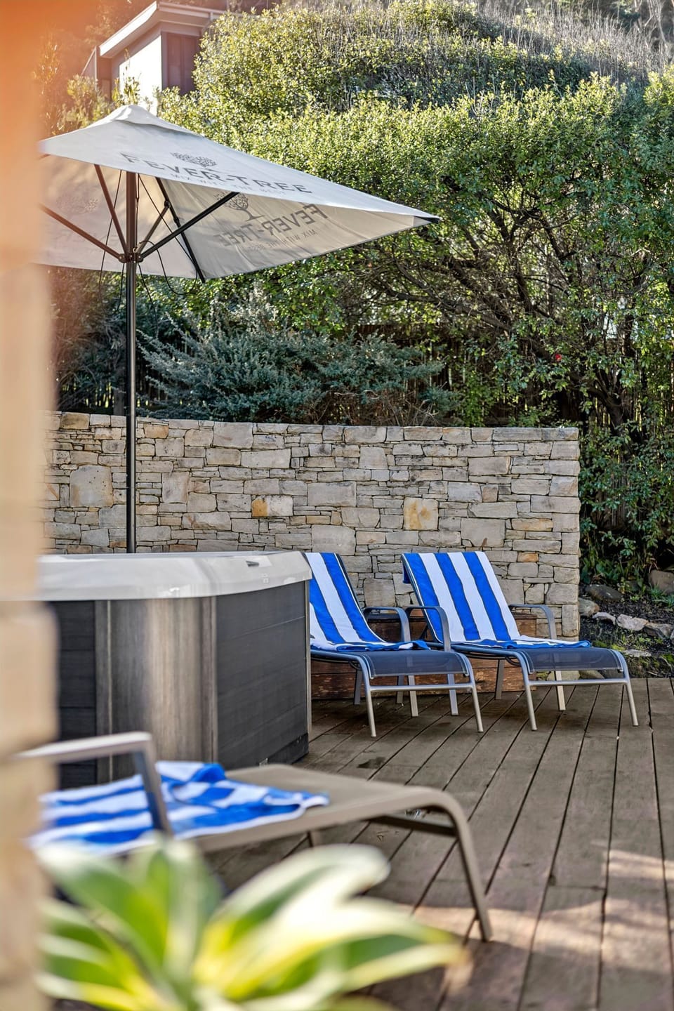 Outdoor spa tub
