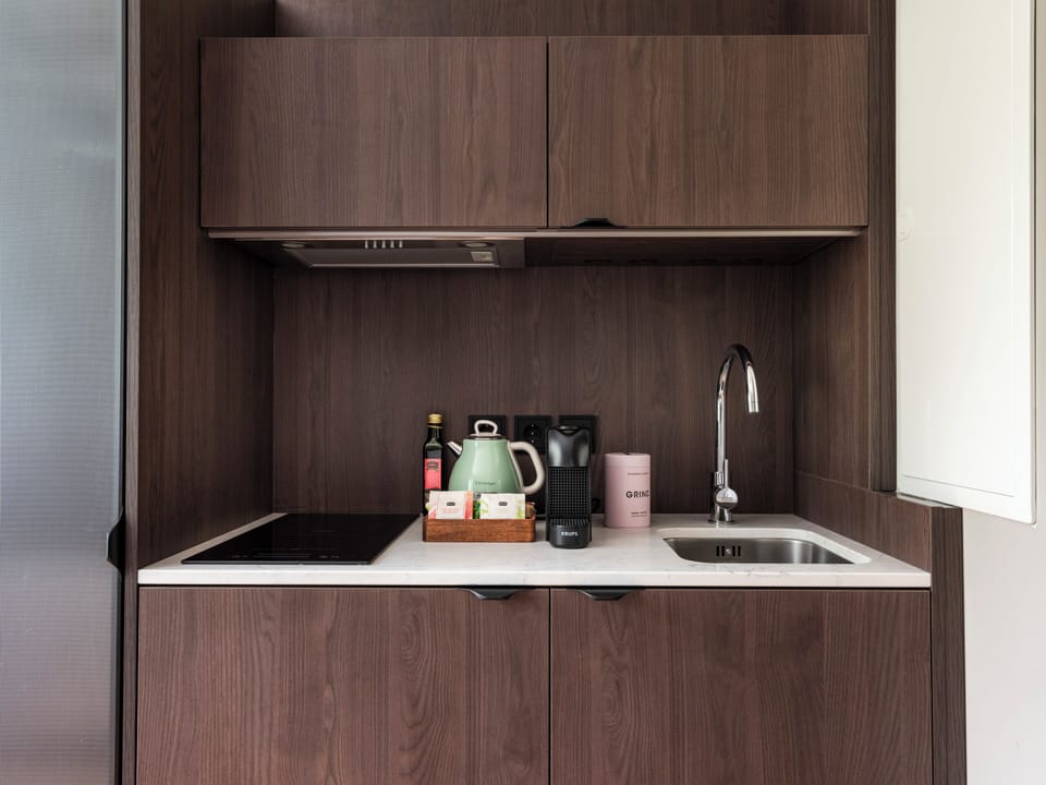 Suite | Private kitchen | Coffee/tea maker, electric kettle