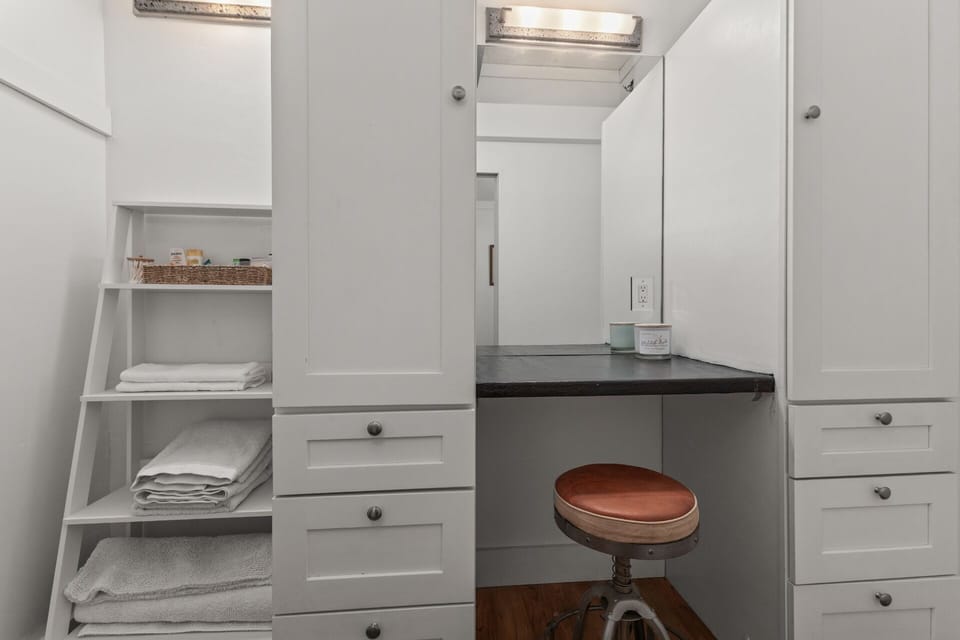 Makeup station