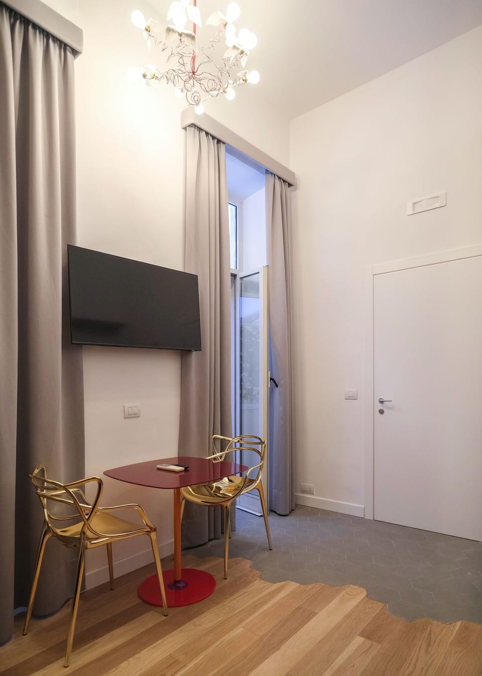 Comfort Apartment | Living area | LCD TV