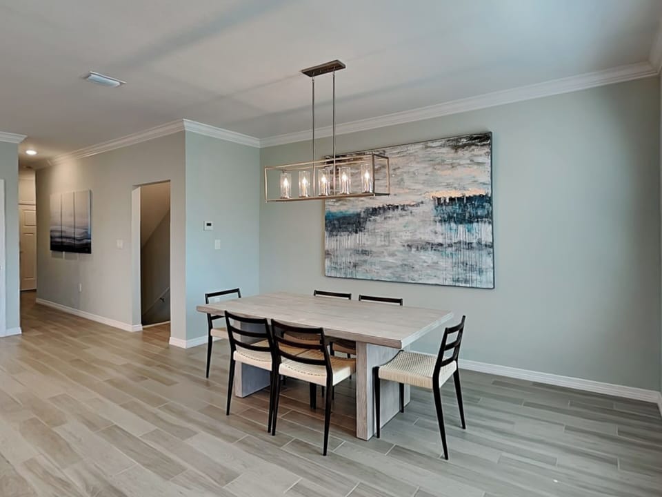 Dining Area - Table for Six - Second Floor
