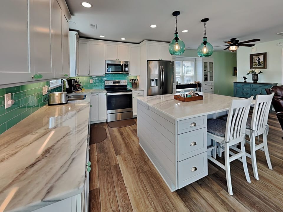 Breakfast Bar - Seating for 2