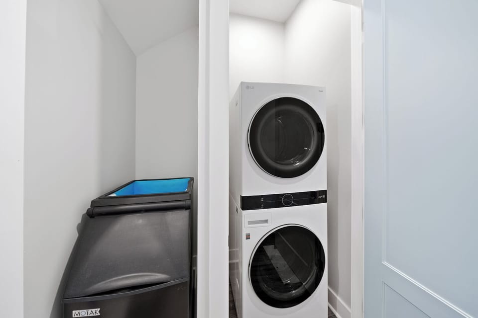1st Floor Icemaker and Washer/Dryer Set