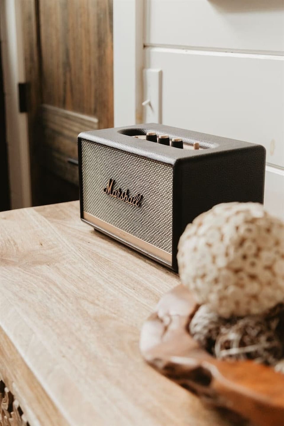 Marshall Bluetooth speaker for your favorite music playlists