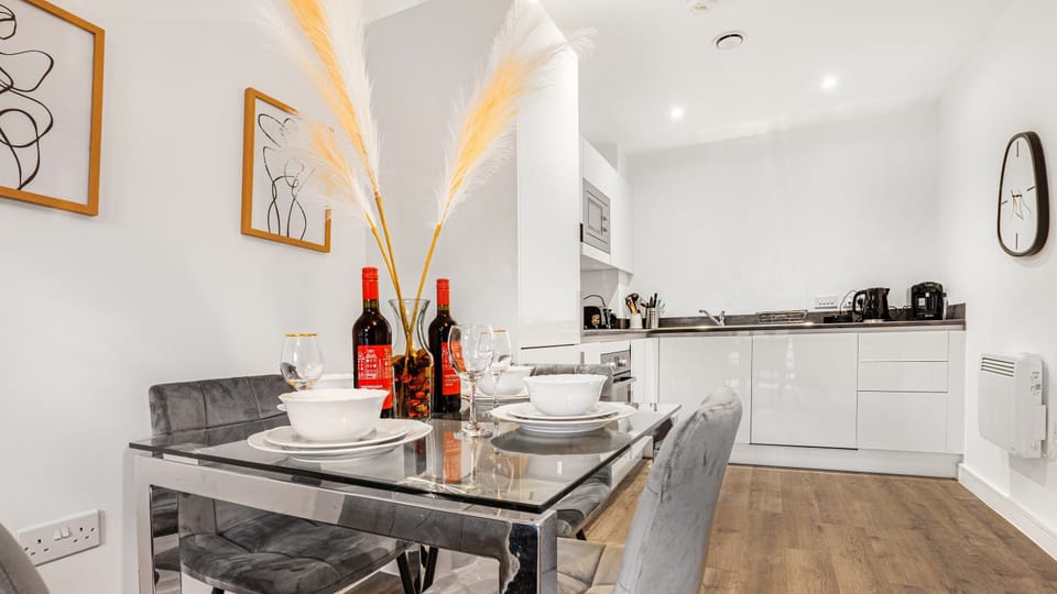 Apartment | Dining