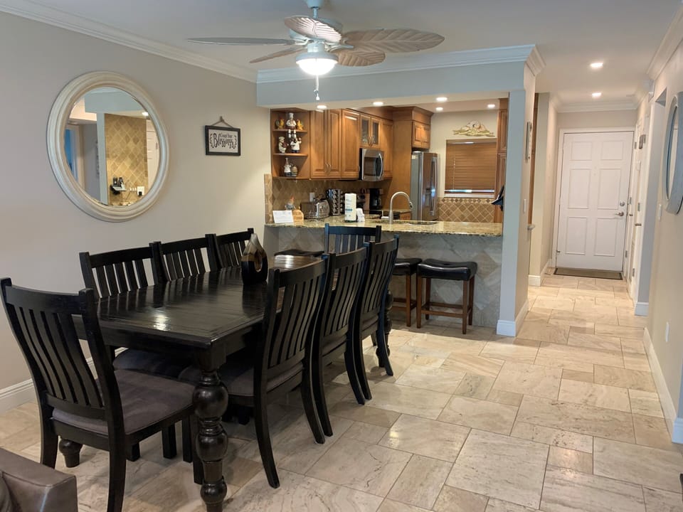 1-103 Dining Area