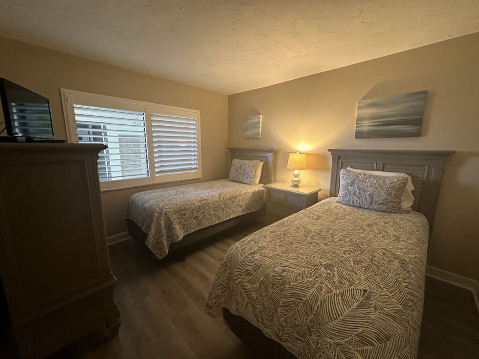 1-105 Guest Bedroom
