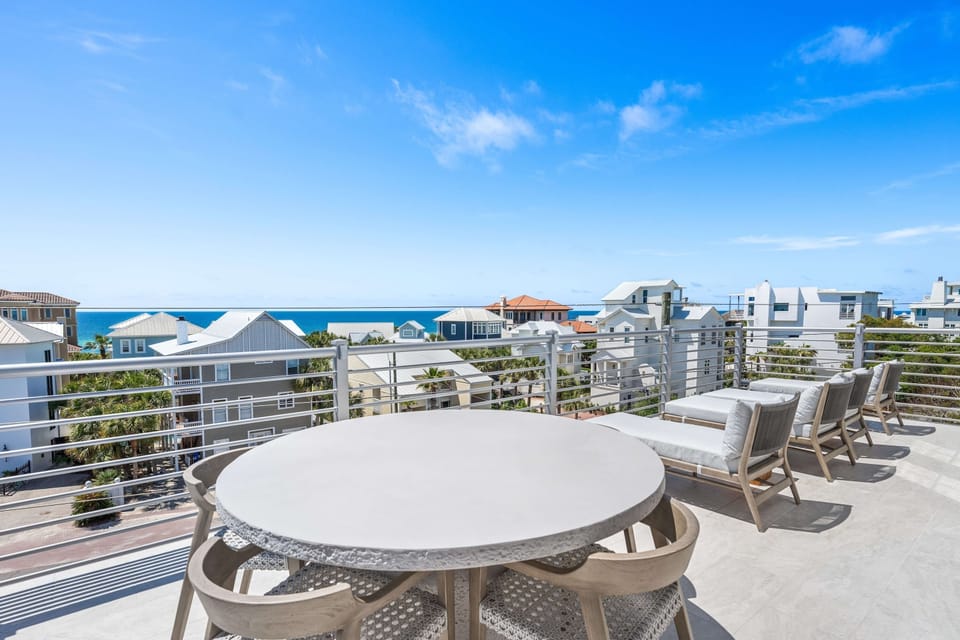 Panoramic Gulf Views from the top floor balcony