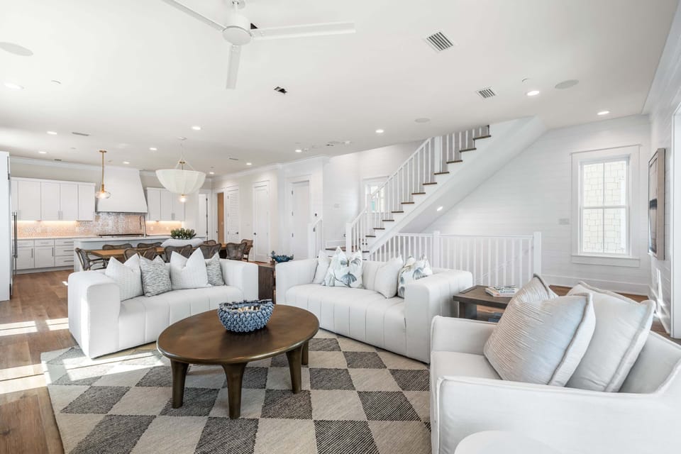 Spacious 2nd floor main living area