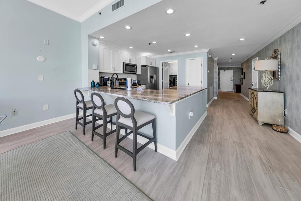 Eat-in bar seating