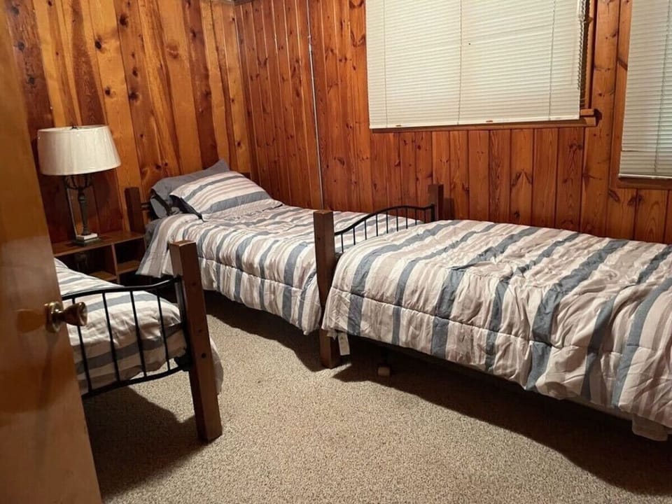 Bedroom with three twins