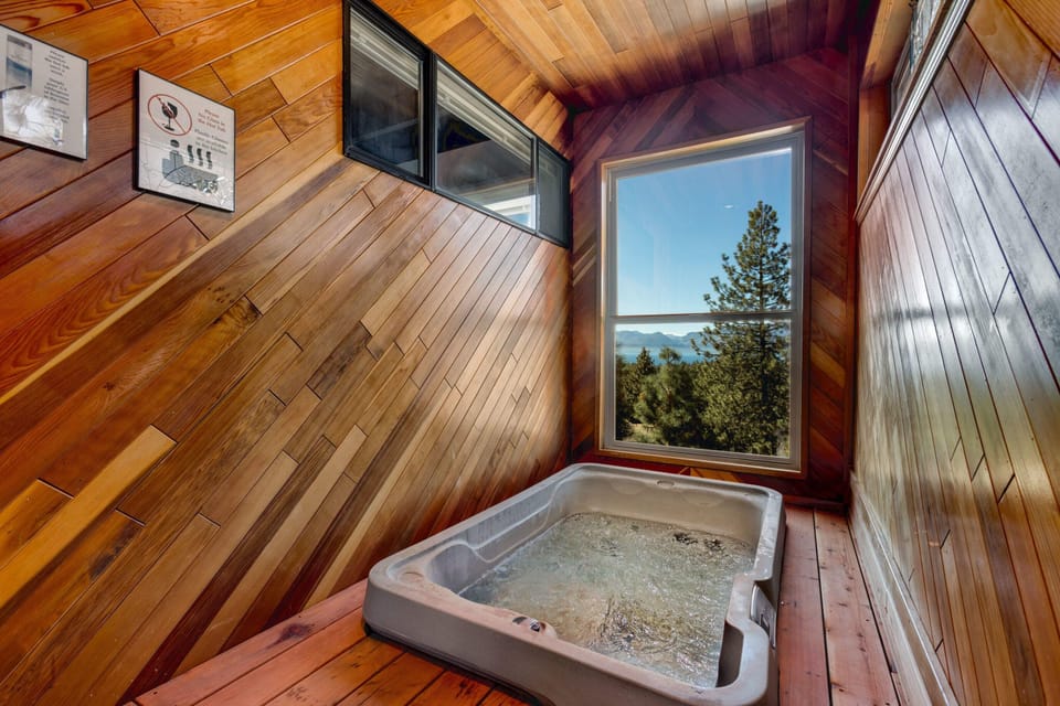 Cozy Interior Hot Tub (two people)