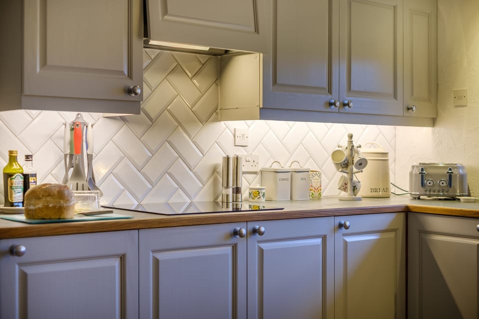 Dishwasher, cookware/dishes/utensils