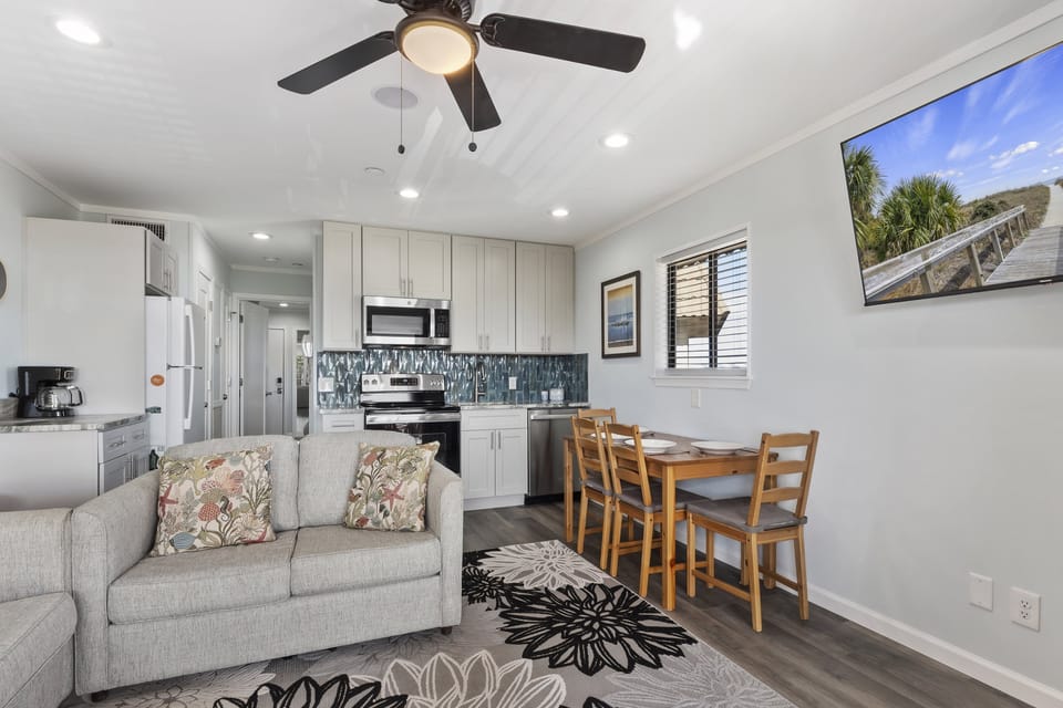 This spacious 1 bed/1 bath condo is perfect for up to 4 guests