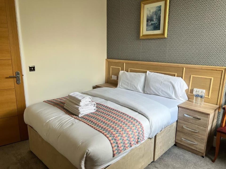 Deluxe Double Room | Free WiFi, bed sheets