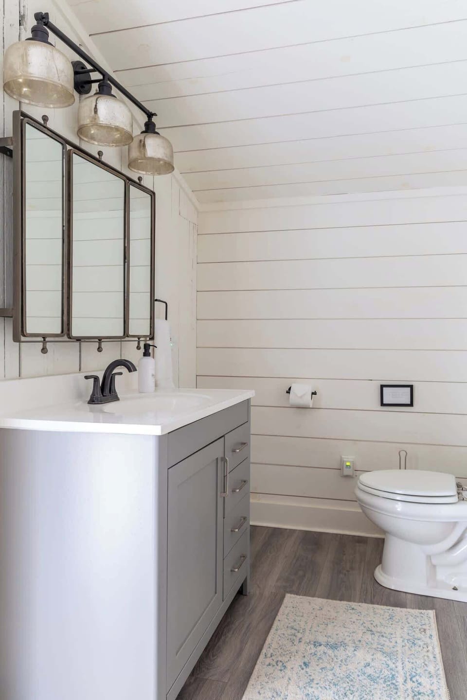 The Cottage bathroom has a tub/shower combo, plenty of fluffy towels and drawers for all your toiletries.