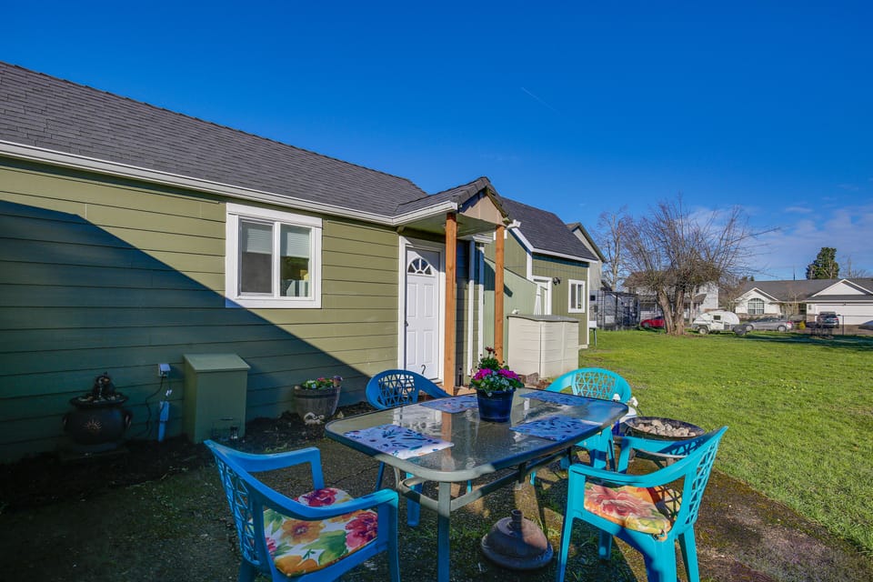 Outdoor Dining Area | Fire Pit