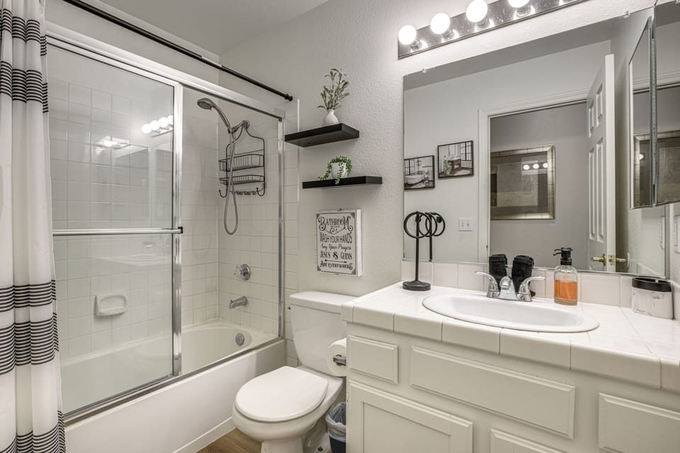 Full Bathroom