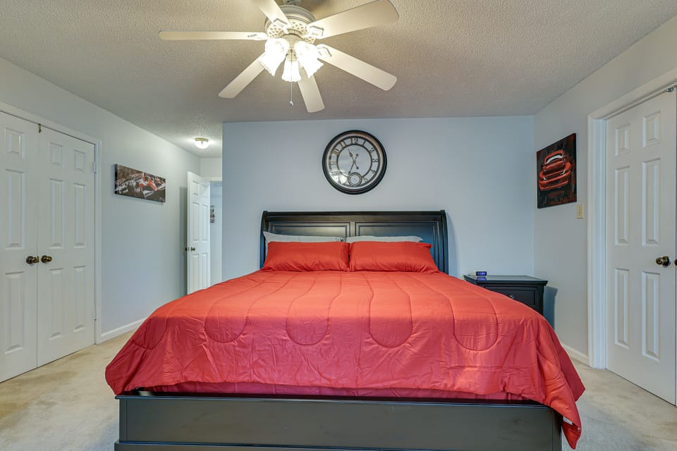 Bedroom 1 | King Bed