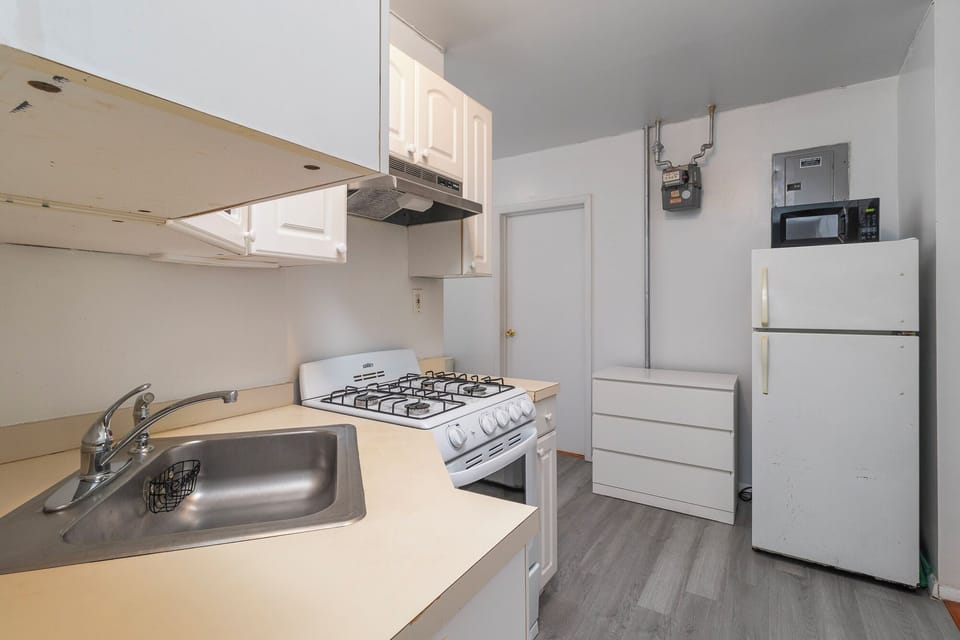 3-KitchenDiningArea(4)