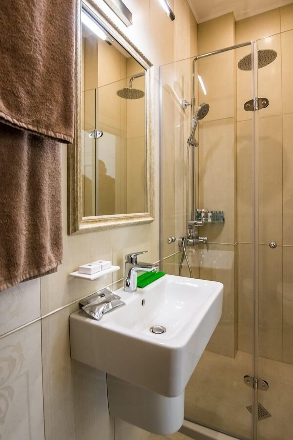 Deluxe Double Room | Bathroom | Shower, designer toiletries, hair dryer, slippers