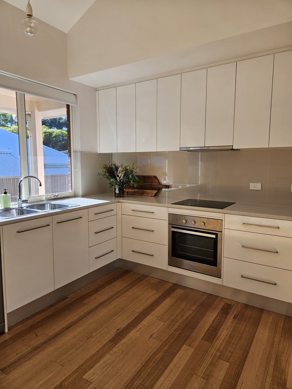 Fully equipped kitchen with butlers pantry. Everything you need + BBQ