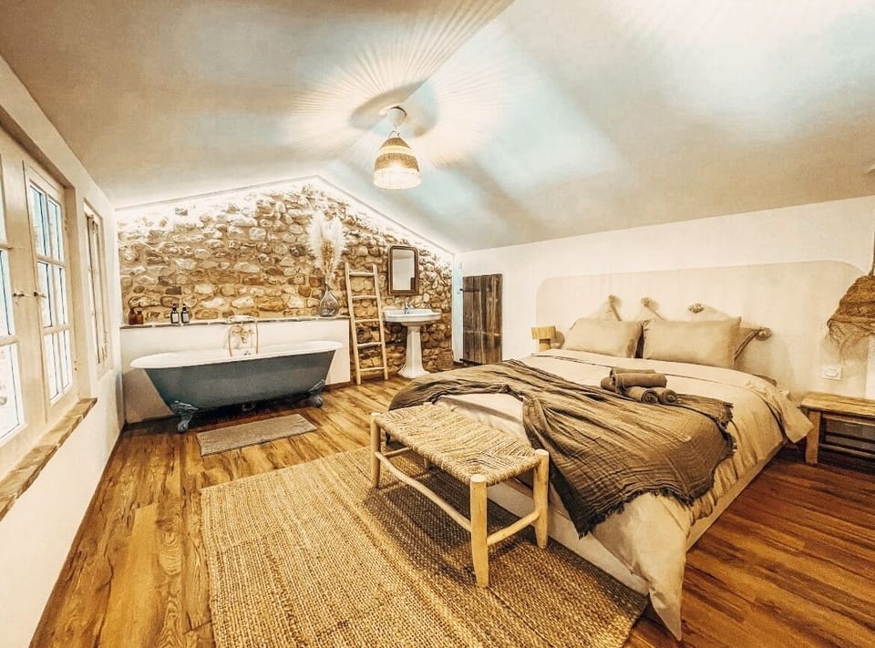 La Belle Epoque | Premium bedding, individually decorated, individually furnished