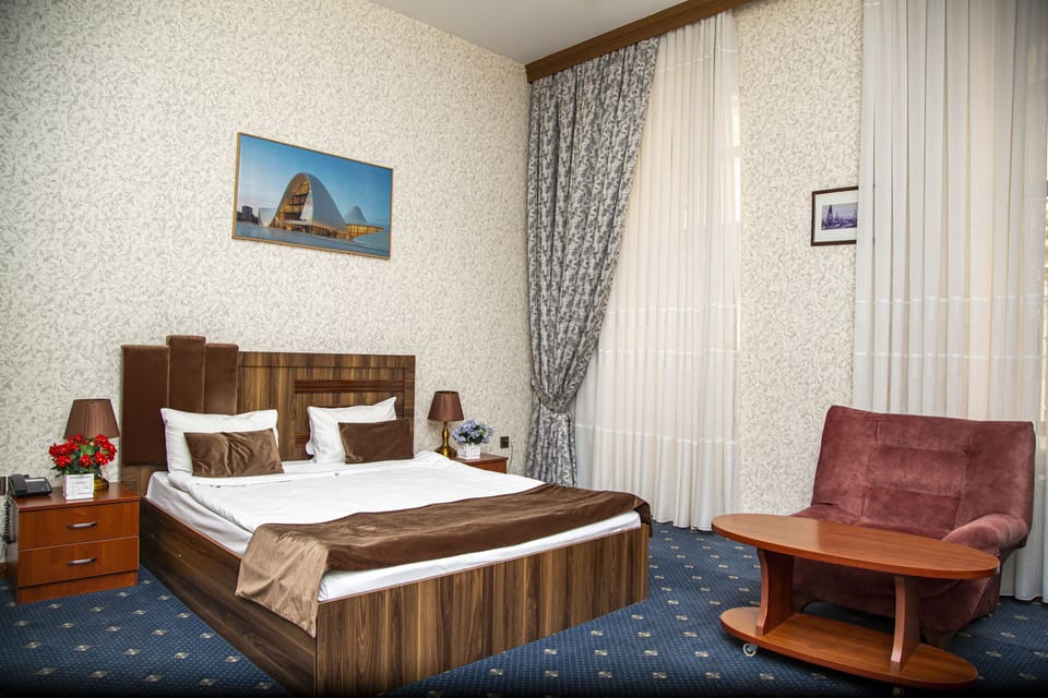 Deluxe Double Room, Balcony | Minibar, desk, soundproofing, WiFi (free)
