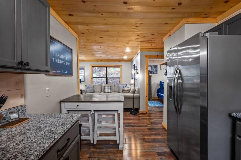 Bright and inviting space with modern decor, perfect for gatherings and relaxation!