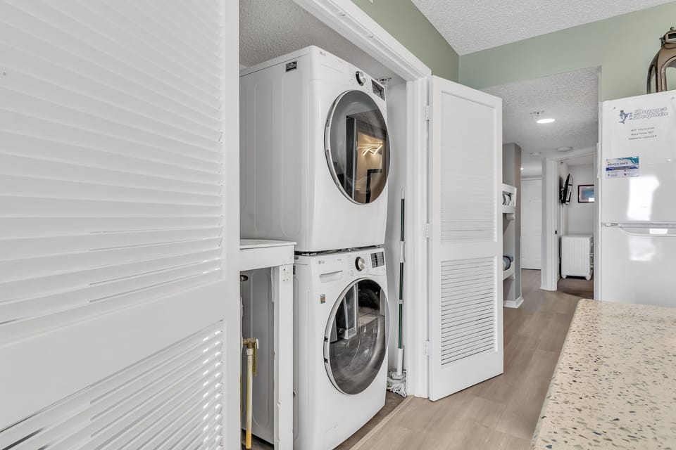 Royal Plams 907 Washer & Dryer